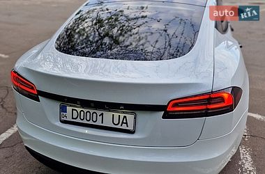 Ліфтбек Tesla Model S 2023 в Одесі