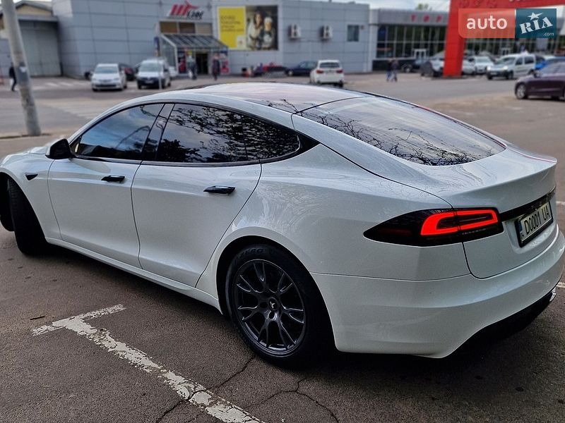 Ліфтбек Tesla Model S 2023 в Одесі
