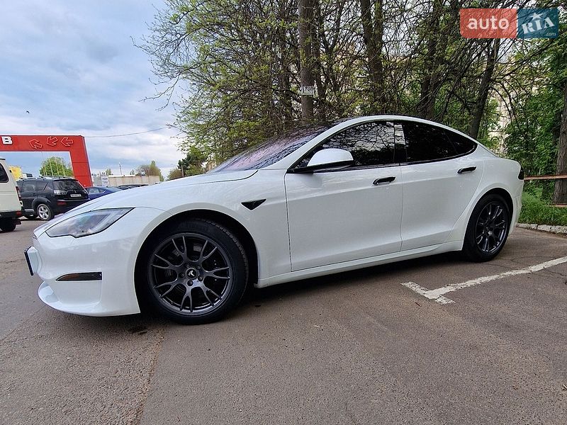 Лифтбек Tesla Model S 2023 в Одессе
