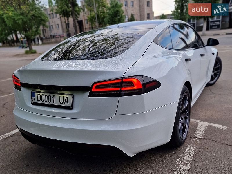 Ліфтбек Tesla Model S 2023 в Одесі
