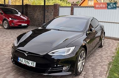 Ліфтбек Tesla Model S 2020 в Києві