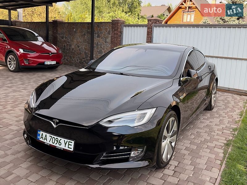 Ліфтбек Tesla Model S 2020 в Києві