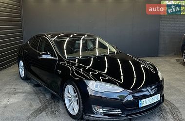 Ліфтбек Tesla Model S 2014 в Києві