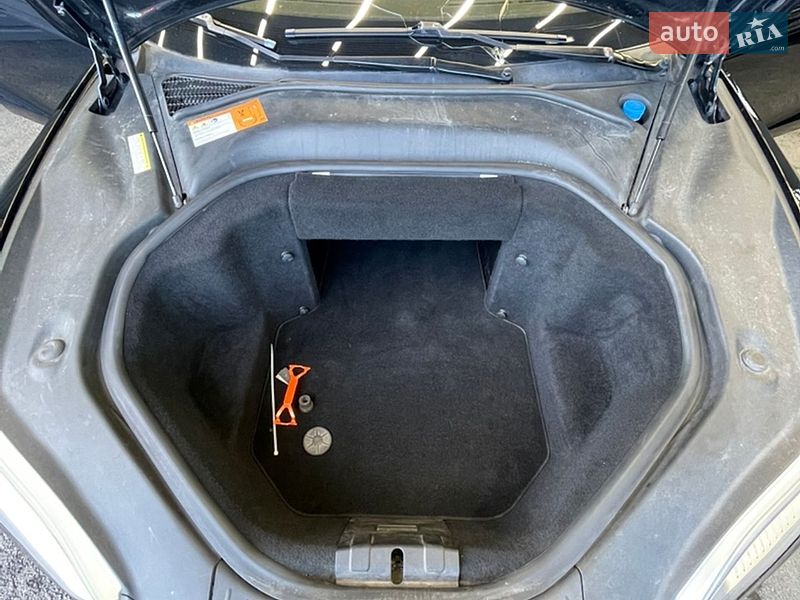 Ліфтбек Tesla Model S 2014 в Києві