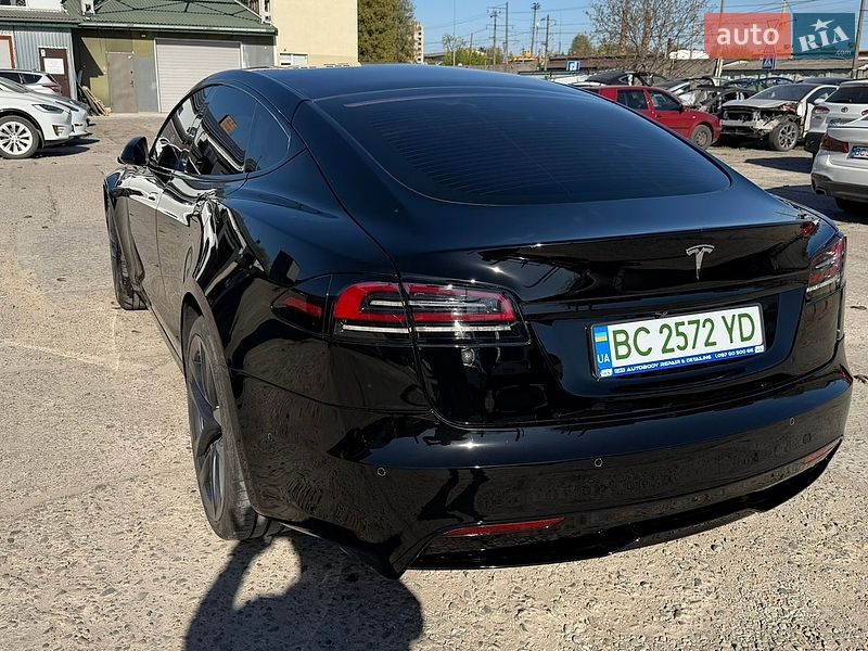 Лифтбек Tesla Model S 2022 в Львове