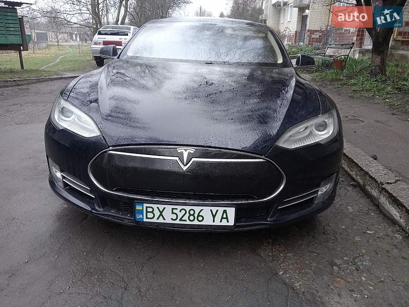 Ліфтбек Tesla Model S 2013 в Шепетівці