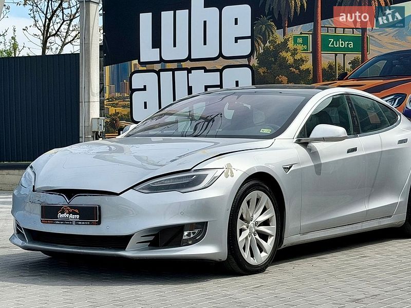 Tesla Model S 2018