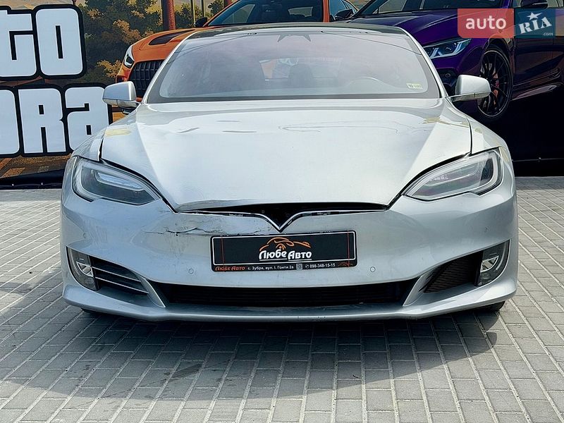 Лифтбек Tesla Model S 2018 в Львове