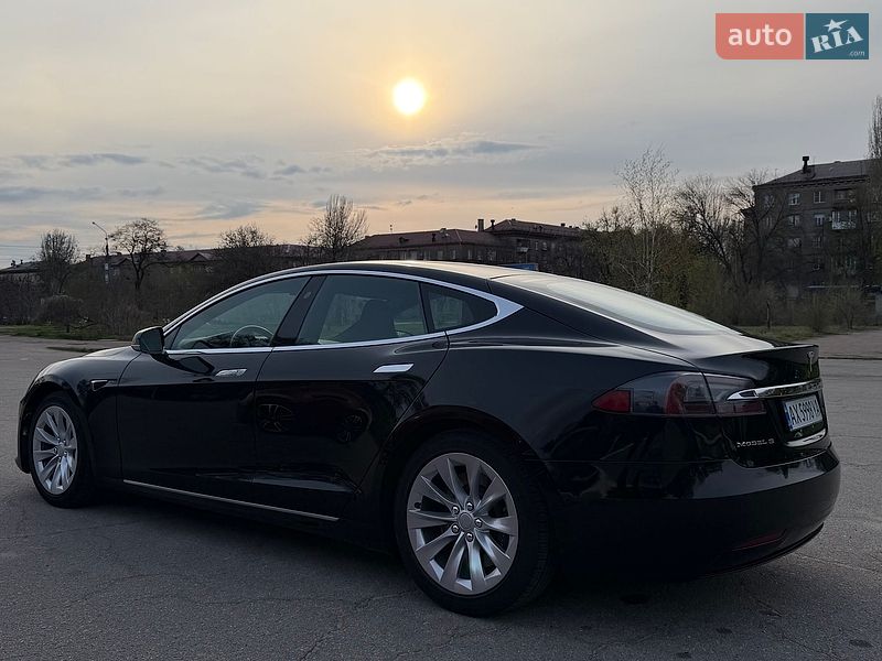 Ліфтбек Tesla Model S 2018 в Запоріжжі