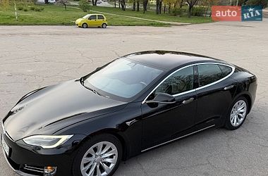 Ліфтбек Tesla Model S 2018 в Запоріжжі