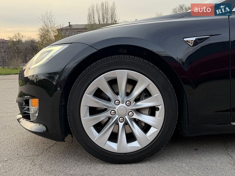 Ліфтбек Tesla Model S 2018 в Запоріжжі