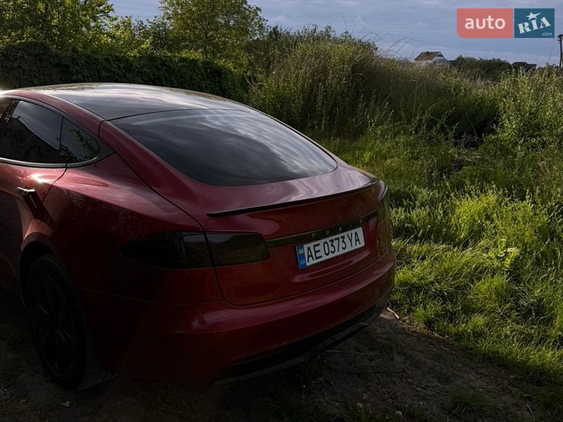 Ліфтбек Tesla Model S 2023 в Новомосковську