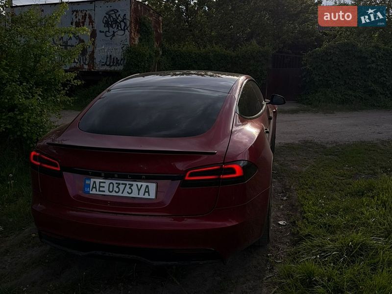 Ліфтбек Tesla Model S 2023 в Новомосковську