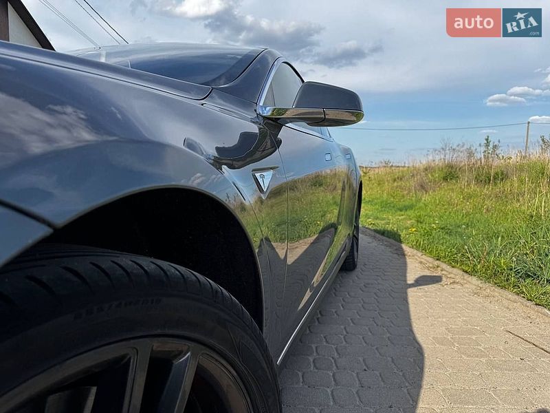 Лифтбек Tesla Model S 2014 в Ровно