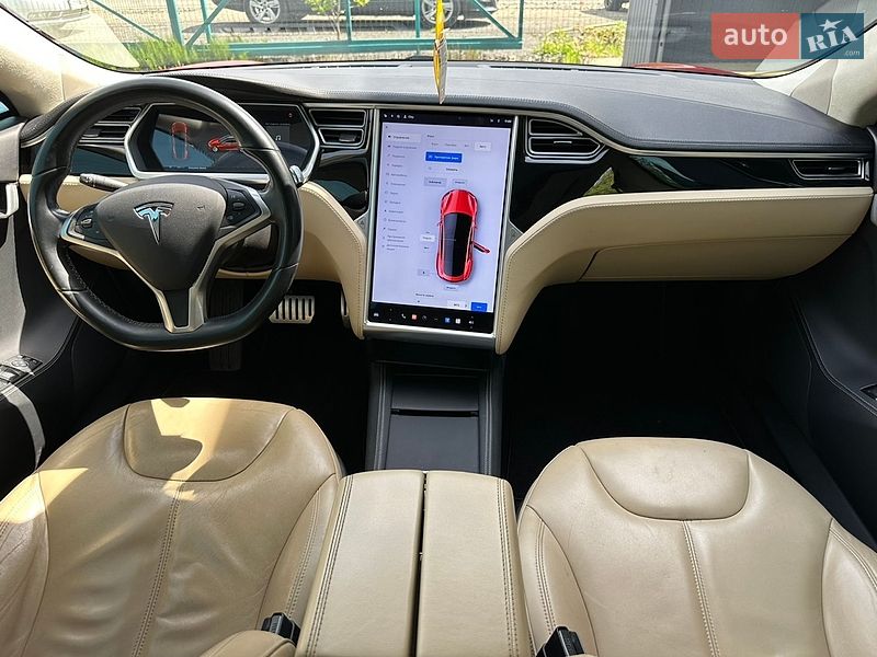 Лифтбек Tesla Model S 2014 в Ужгороде