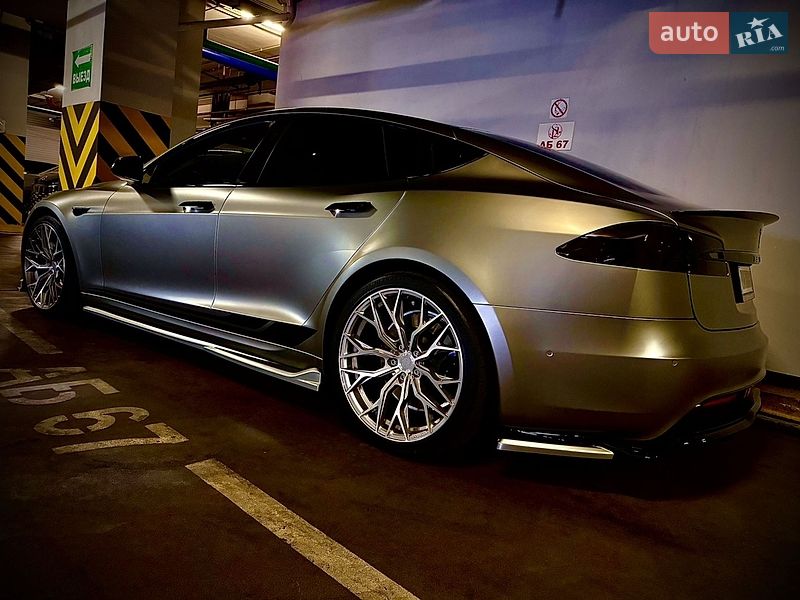 Ліфтбек Tesla Model S 2021 в Одесі