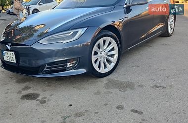Лифтбек Tesla Model S 2018 в Хмельницком