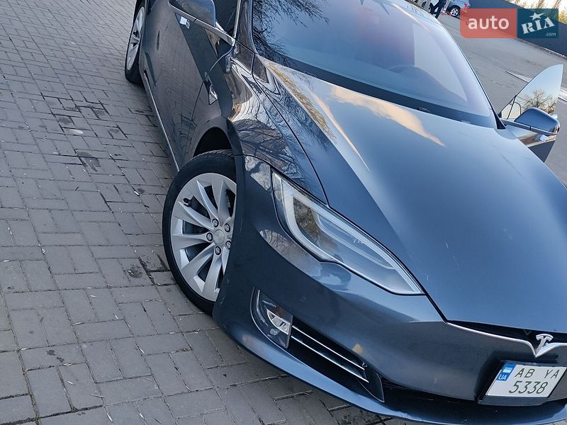 Ліфтбек Tesla Model S 2018 в Хмельницькому