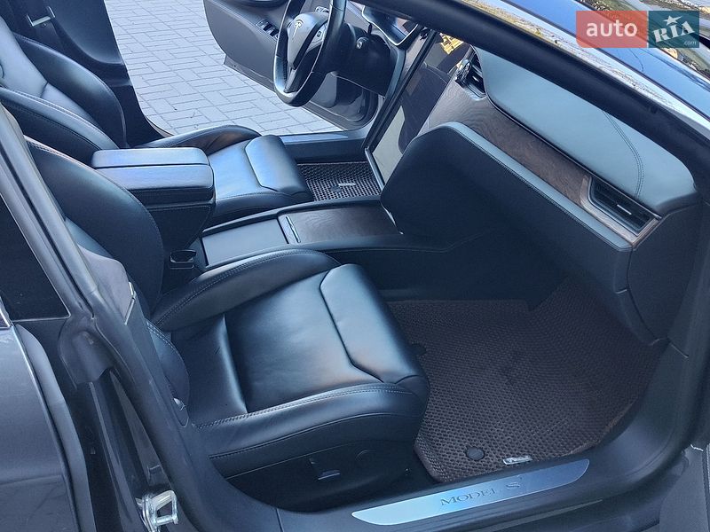 Ліфтбек Tesla Model S 2018 в Хмельницькому