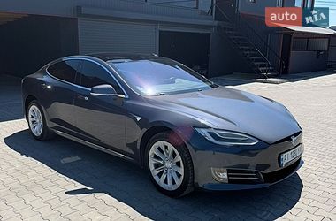 Ліфтбек Tesla Model S 2017 в Умані