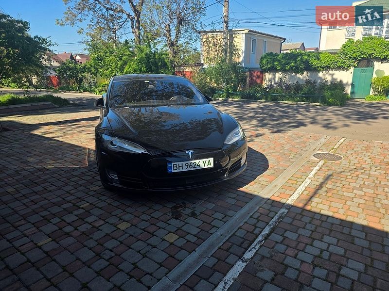 Лифтбек Tesla Model S 2015 в Одессе