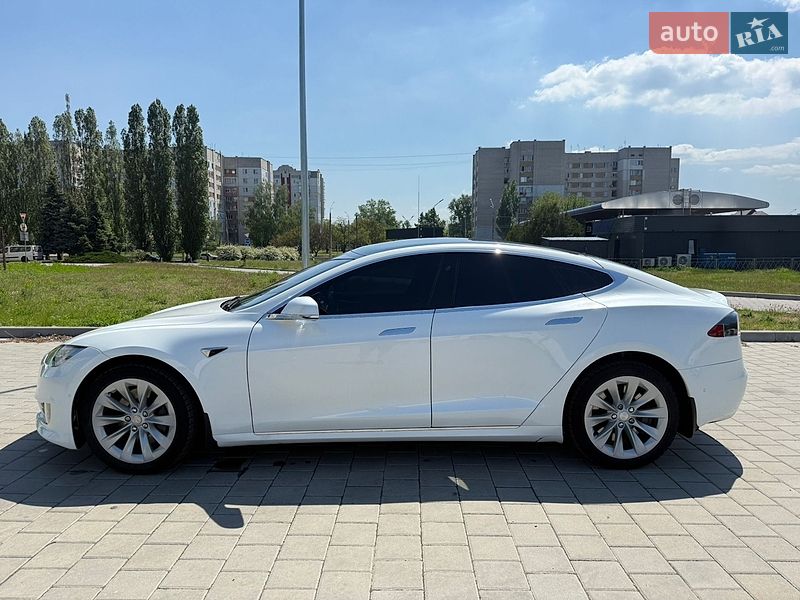 Ліфтбек Tesla Model S 2017 в Черкасах