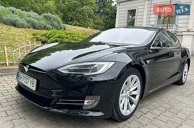 Ліфтбек Tesla Model S 2018 в Одесі