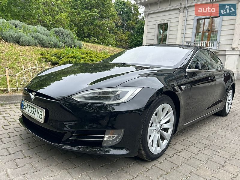 Ліфтбек Tesla Model S 2018 в Одесі