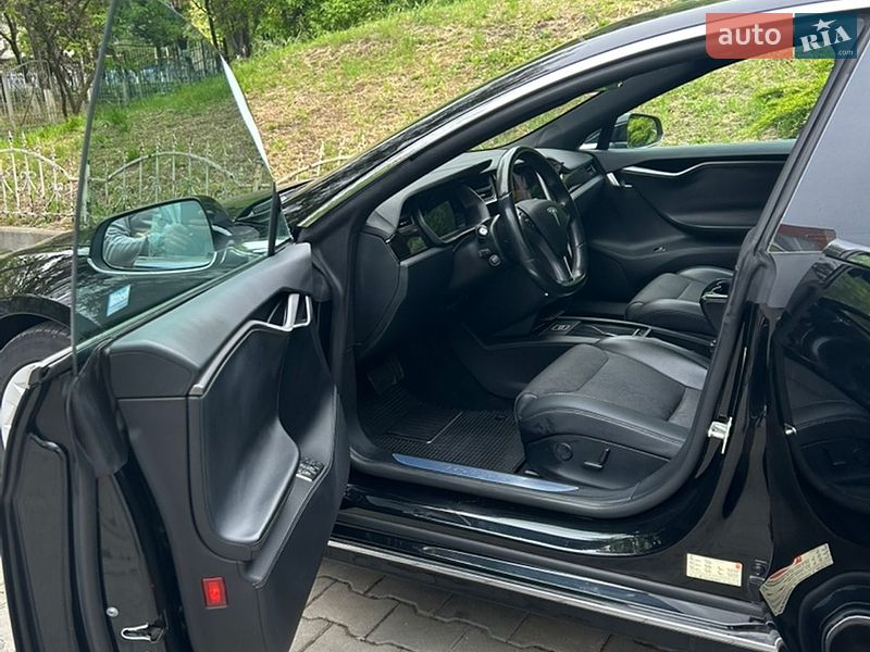 Ліфтбек Tesla Model S 2018 в Одесі