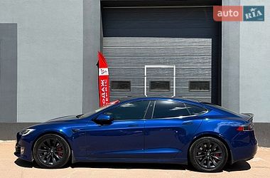 Лифтбек Tesla Model S 2018 в Киеве