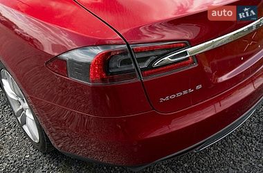 Лифтбек Tesla Model S 2014 в Львове