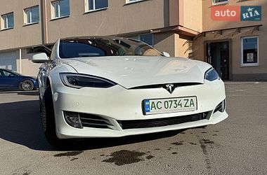 Лифтбек Tesla Model S 2018 в Луцке