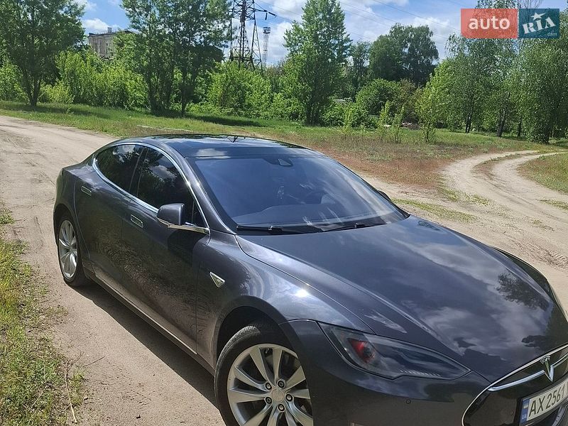 Лифтбек Tesla Model S 2015 в Харькове фото 7 Лифтбек Tesla Model S 2015 в Харькове