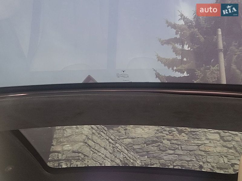 Ліфтбек Tesla Model S 2016 в Кам'янець-Подільському