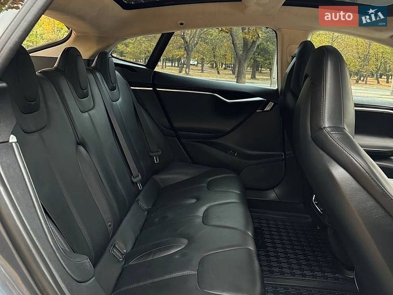 Лифтбек Tesla Model S 2014 в Харькове фото 15 Лифтбек Tesla Model S 2014 в Харькове