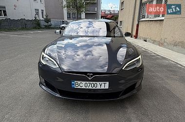 Ліфтбек Tesla Model S 2016 в Львові