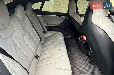 Лифтбек Tesla Model S 2016 в Львове