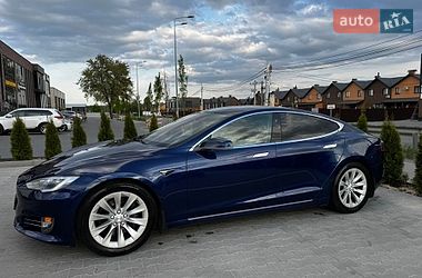 Лифтбек Tesla Model S 2016 в Виннице