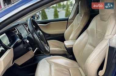 Лифтбек Tesla Model S 2016 в Виннице