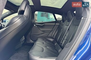 Лифтбек Tesla Model S 2017 в Ивано-Франковске