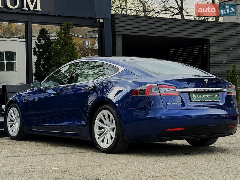 Ліфтбек Tesla Model S 2018 в Києві