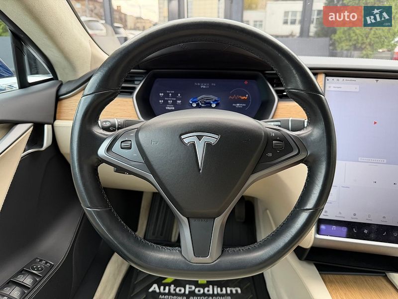 Ліфтбек Tesla Model S 2018 в Києві