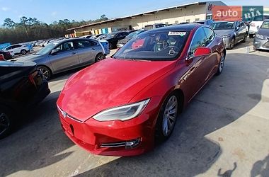 Лифтбек Tesla Model S 2016 в Киеве