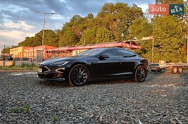 Лифтбек Tesla Model S 2017 в Луцке