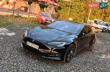 Ліфтбек Tesla Model S 2017 в Луцьку