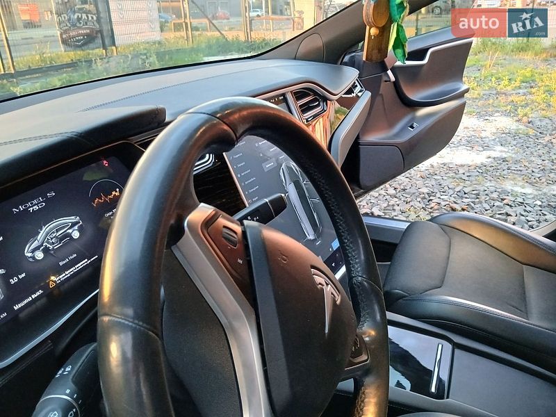 Ліфтбек Tesla Model S 2017 в Луцьку
