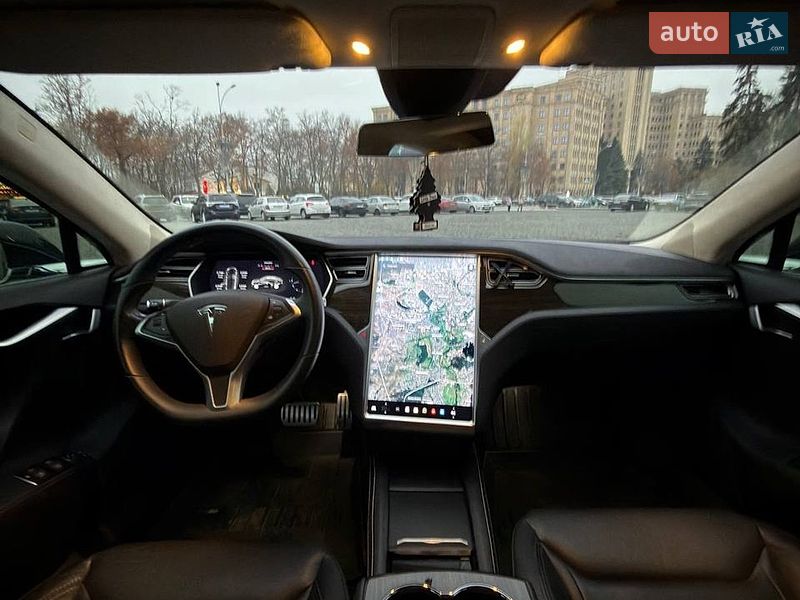 Лифтбек Tesla Model S 2015 в Харькове
