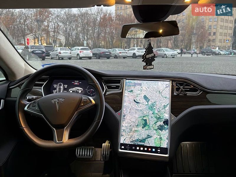 Лифтбек Tesla Model S 2015 в Харькове