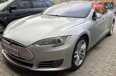 Лифтбек Tesla Model S 2016 в Виннице