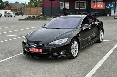 Ліфтбек Tesla Model S 2013 в Дубні